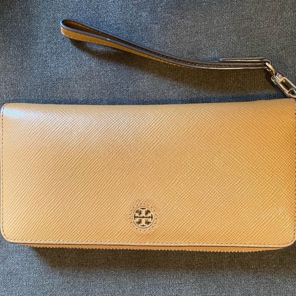 Tory Burch Robinson Continental Wallet Retail $230